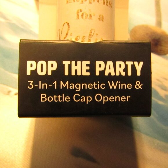 Wine Opener | Bottle Key | Magnetic | Modern Monkey - Picture 4 of 4